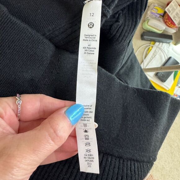 Women’s LuLuLemon Ribbed Biker Shorts Sz 12 - Picture 4 of 5